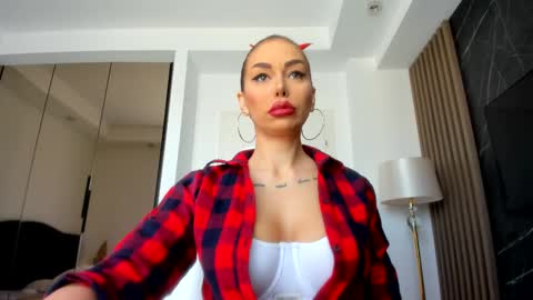 Alessa online show from 9, 3, 2025