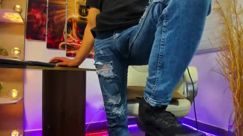 ALESSANDRO  WYE online show from 13, 12, 2024