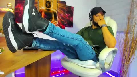 ALESSANDRO  WYE online show from 20, 1, 2025