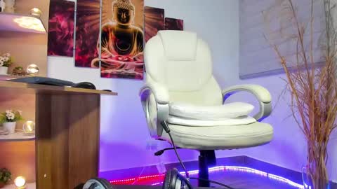 ALESSANDRO  WYE online show from 8, 2, 2025