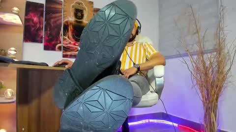 ALESSANDRO  WYE online show from 11, 2, 2025