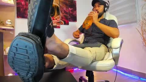 ALESSANDRO  WYE online show from 28, 2, 2025