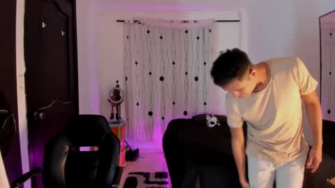 Snapshot of alessandro_wizard chatting on 28, 1, 2025 Alessandro online show from 28, 1, 2025