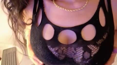 Snapshot of alessia_gold chatting on 2, 3, 2026 Alessia online show from 2, 3, 2026