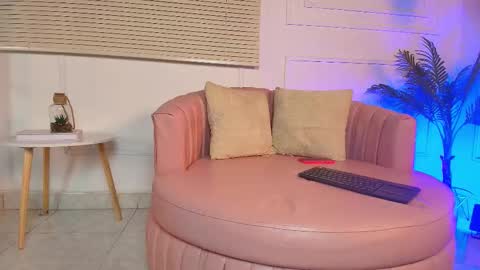 Alejandra  online show from 18, 10, 2025