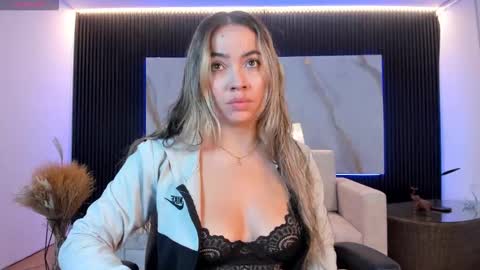 Snapshot of alessia_taylorr chatting on 20, 11, 2025 Alessia Everyday From 0530 to 1430 Col Time online show from 20, 11, 2025