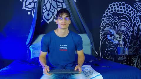 Alessio online show from 18, 12, 2025