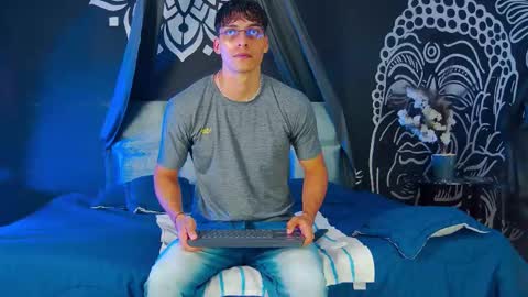 Alessio online show from 20, 12, 2025