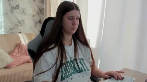 Aletta Oushen online show from 12, 10, 2025