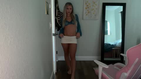 Snapshot of alex499990 chatting on 29, 10, 2025 alex online show from 29, 10, 2025