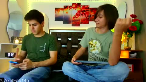 Snapshot of alex_and_fabian chatting on 2, 2, 2025 sneider online show from 2, 2, 2025