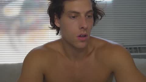 Snapshot of alex_islive chatting on 24, 10, 2025 Alex Stone online show from 24, 10, 2025