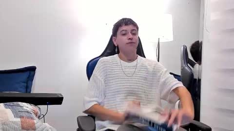 Snapshot of alex_poett chatting on 26, 2, 2025 Residente0xxx online show from 26, 2, 2025