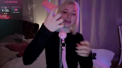 Snapshot of alexa_novak chatting on 10, 9, 2025 Alexa online show from 10, 9, 2025