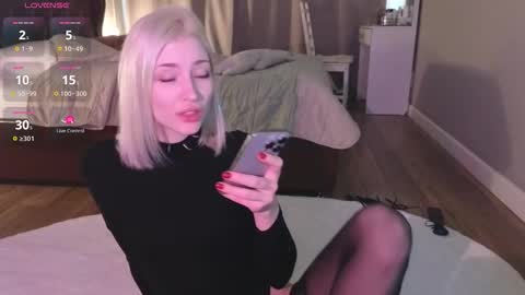 Snapshot of alexa_novak chatting on 19, 10, 2025 Alexa online show from 19, 10, 2025