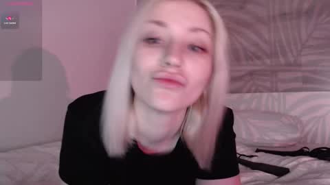 Snapshot of alexa_novak chatting on 19, 11, 2025 Alexa online show from 19, 11, 2025