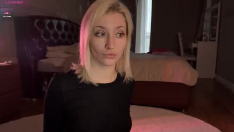 Snapshot of alexa_novak chatting on 23, 11, 2025 Alexa online show from 23, 11, 2025