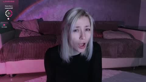 Snapshot of alexa_novak chatting on 1, 12, 2025 Alexa online show from 1, 12, 2025