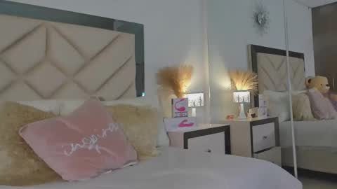 alexa_tobar online show from 23, 1, 2025