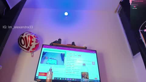 Snapshot of alexa_will chatting on 5, 12, 2024 alexa_will online show from 5, 12, 2024