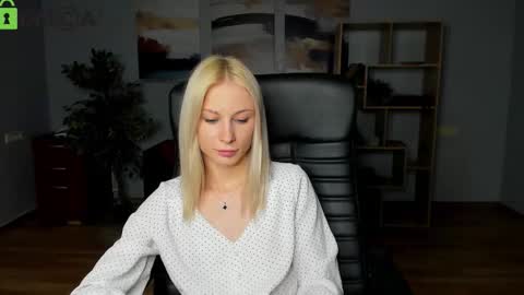 Alexa Woods online show from 11, 10, 2025