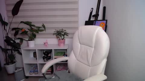 alexaa_obrien online show from 16, 2, 2025