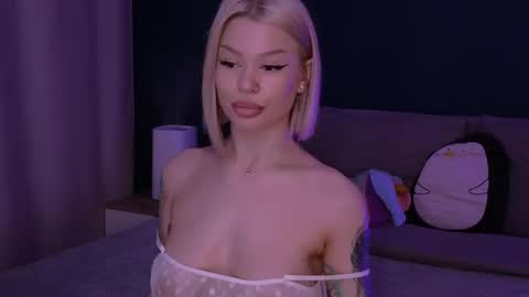 Alexa Mason online show from 27, 2, 2025