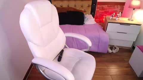 Alexa Moon online show from 15, 2, 2025