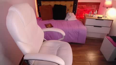 Alexa Moon online show from 27, 2, 2025