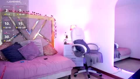 Alexa Moon online show from 10, 10, 2025