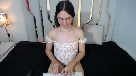 Snapshot of alexis_brown11 chatting on 23, 10, 2025 -- ALEXIS -- online show from 23, 10, 2025