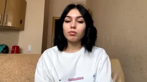 Snapshot of alexisschiess chatting on 4, 11, 2025 Karolina online show from 4, 11, 2025