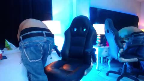 Alex Nova online show from 4, 2, 2026