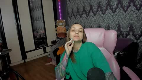 Snapshot of alexracc00n chatting on 2, 12, 2024 Alex online show from 2, 12, 2024