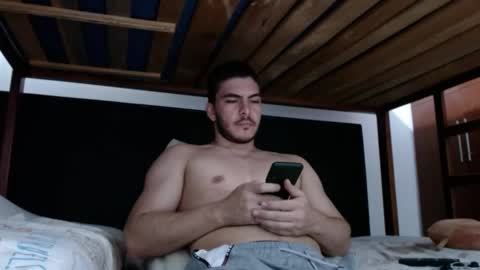 Snapshot of alexsb1998 chatting on 8, 2, 2025 alexsb1998 online show from 8, 2, 2025