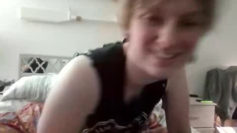 Snapshot of alexsilveredge chatting on 17, 12, 2025 Alex online show from 17, 12, 2025