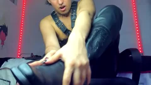 Snapshot of alexxx_savage chatting on 5, 12, 2025 Alexander online show from 5, 12, 2025