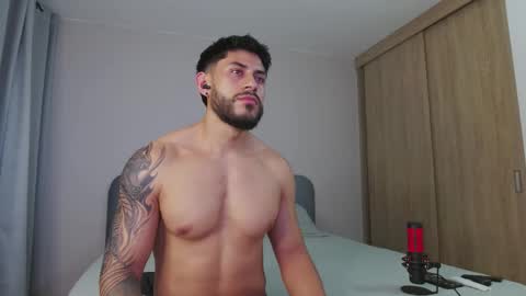 Snapshot of alexxxmachine chatting on 17, 10, 2025 Alex freelance model instagram alex b229 online show from 17, 10, 2025