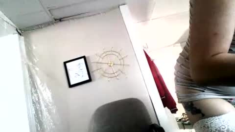 Snapshot of ali_tayler chatting on 14, 12, 2025 ali_tayler online show from 14, 12, 2025