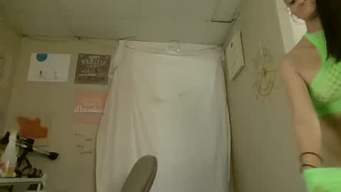 Snapshot of ali_tayler chatting on 1, 2, 2026 ali_tayler online show from 1, 2, 2026