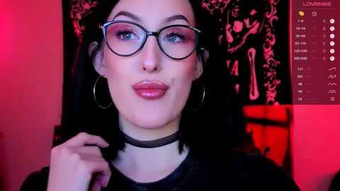 Snapshot of alice___mistress chatting on 19, 10, 2025 Miss Alice online show from 19, 10, 2025