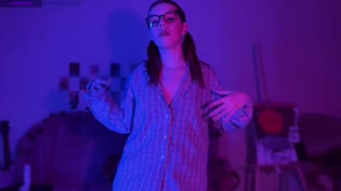 Snapshot of alice__madness chatting on 25, 11, 2025 Alice online show from 25, 11, 2025