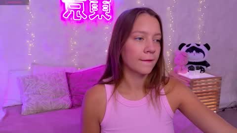 Snapshot of alice_charmy chatting on 17, 9, 2025 Alice in Wonderland online show from 17, 9, 2025