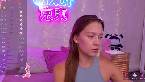 Snapshot of alice_charmy chatting on 18, 9, 2025 Alice in Wonderland online show from 18, 9, 2025