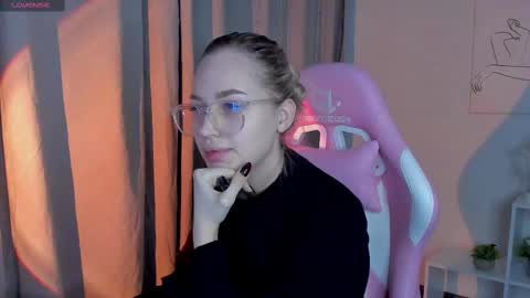 Snapshot of alice_elf chatting on 11, 3, 2025 Alice online show from 11, 3, 2025