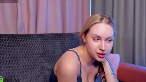 Snapshot of alice_elf chatting on 11, 9, 2025 Alice online show from 11, 9, 2025