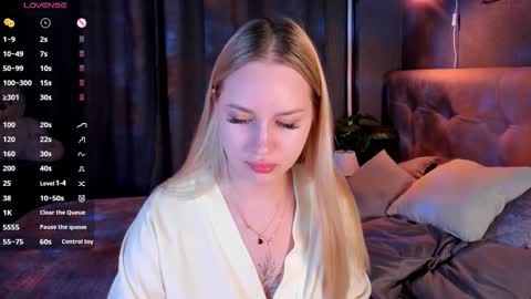 Snapshot of alice_elf chatting on 26, 9, 2025 Alice online show from 26, 9, 2025