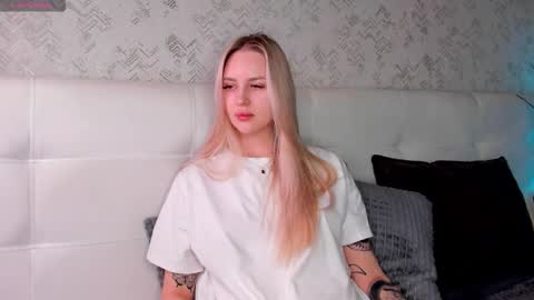 Snapshot of alice_elf chatting on 1, 10, 2025 Alice online show from 1, 10, 2025