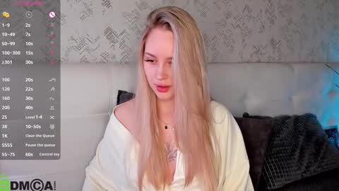 Snapshot of alice_elf chatting on 3, 10, 2025 Alice online show from 3, 10, 2025