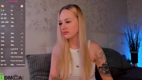 Snapshot of alice_elf chatting on 10, 10, 2025 Alice online show from 10, 10, 2025